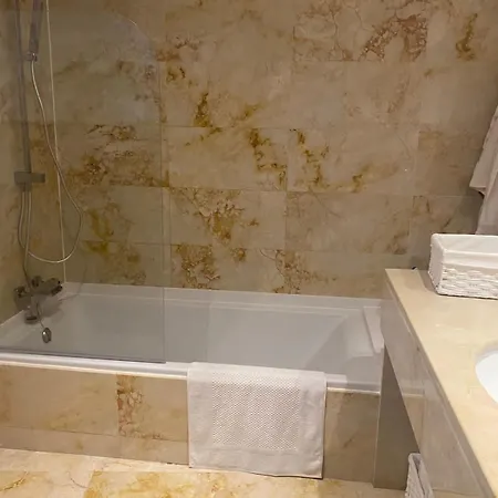 3 Bed Lux Lomas De Monteros Апартаменты